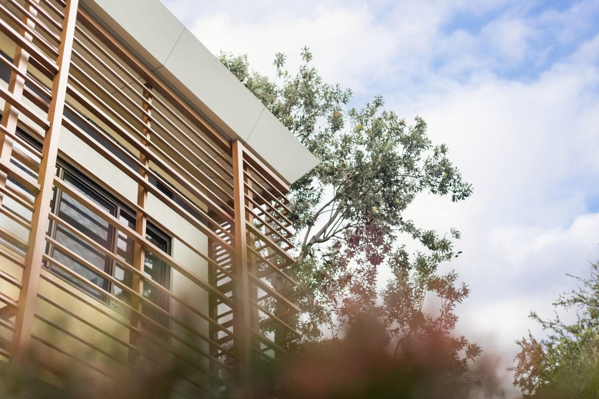 Mitsubishi ALPOLIC NC/A1 DtS non-combustible aluminium composite cladding cladding on façade of the Nihon University in Newcastle, NSW.