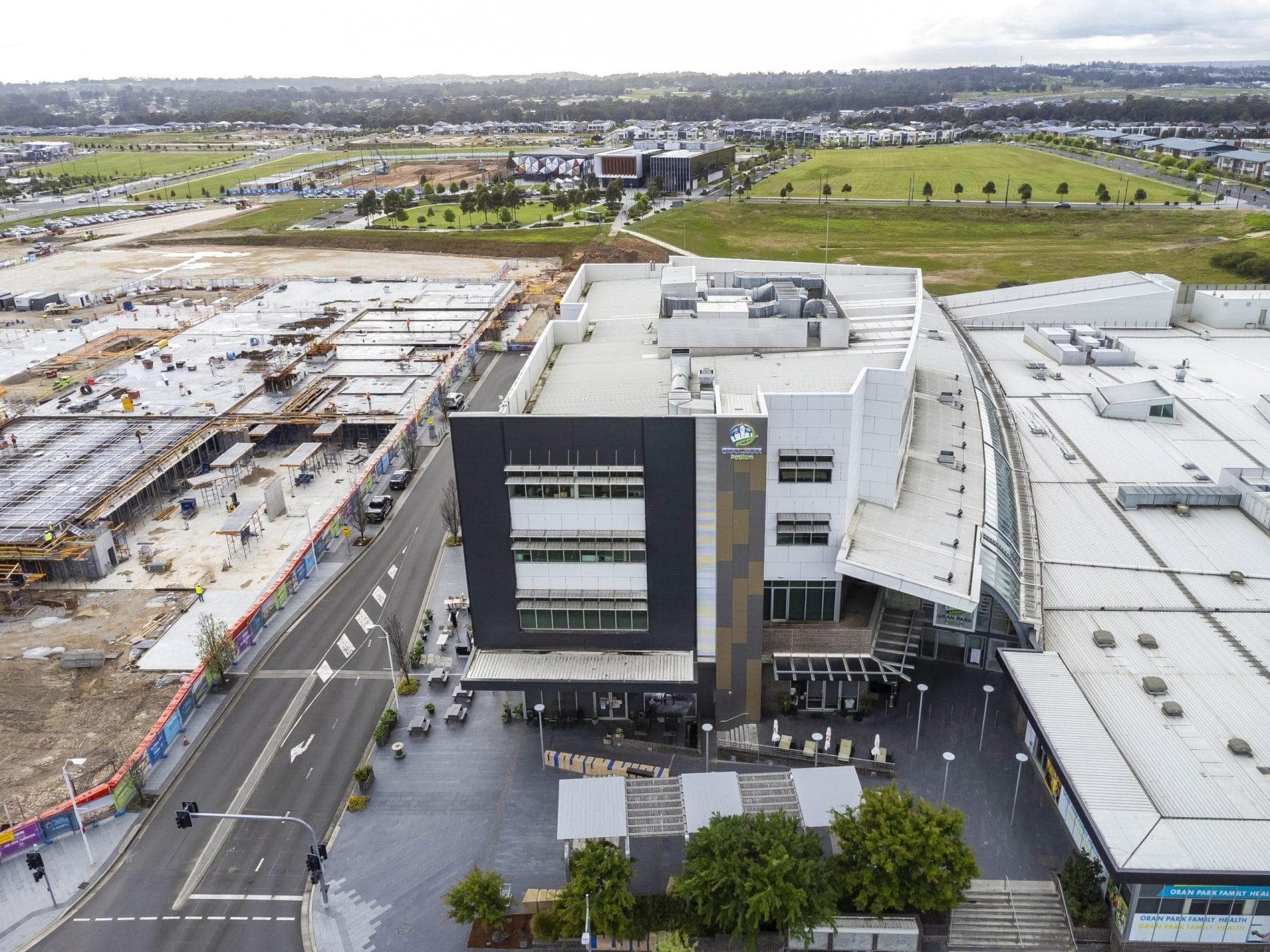 Mitsubishi ALPOLIC NC/A1 DtS non-combustible aluminium composite cladding cladding on façade of the Oran Park Town Center in Oran Park, NSW.