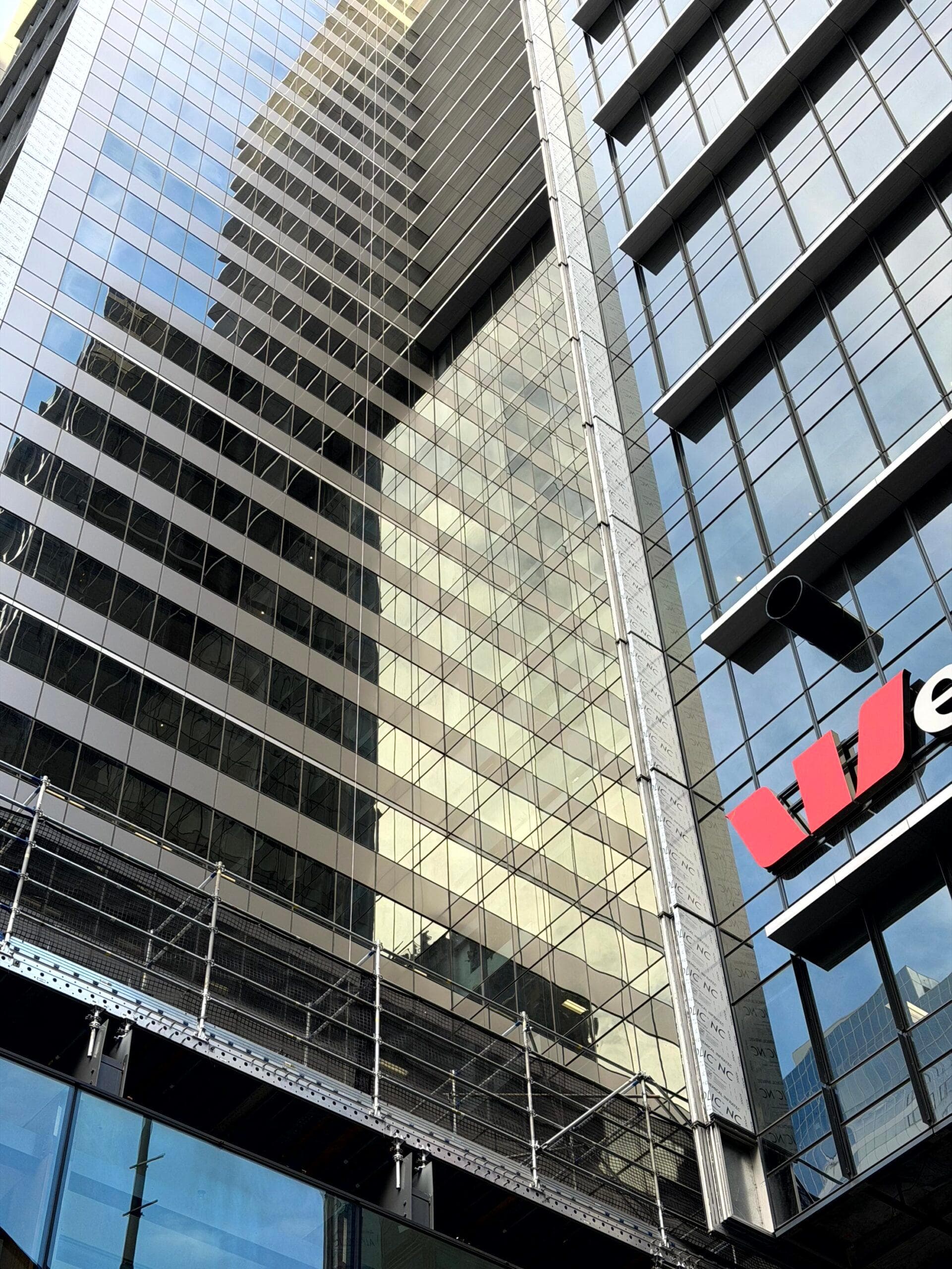Reflective glass façades and ALPOLIC™ recladding at 275 Kent Street, Sydney