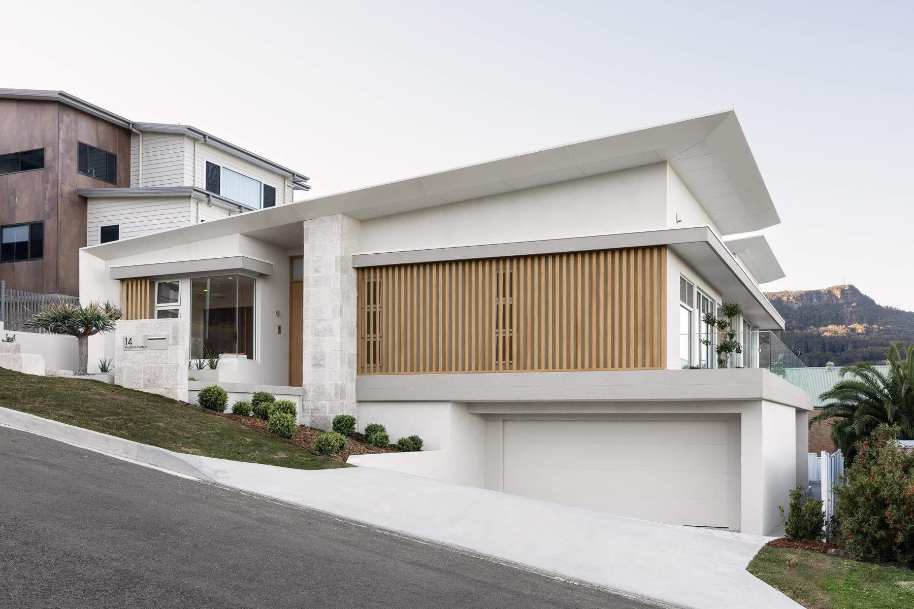 Profile view of ALPOLIC™/fr soffit and eaves detailing at The Horizon